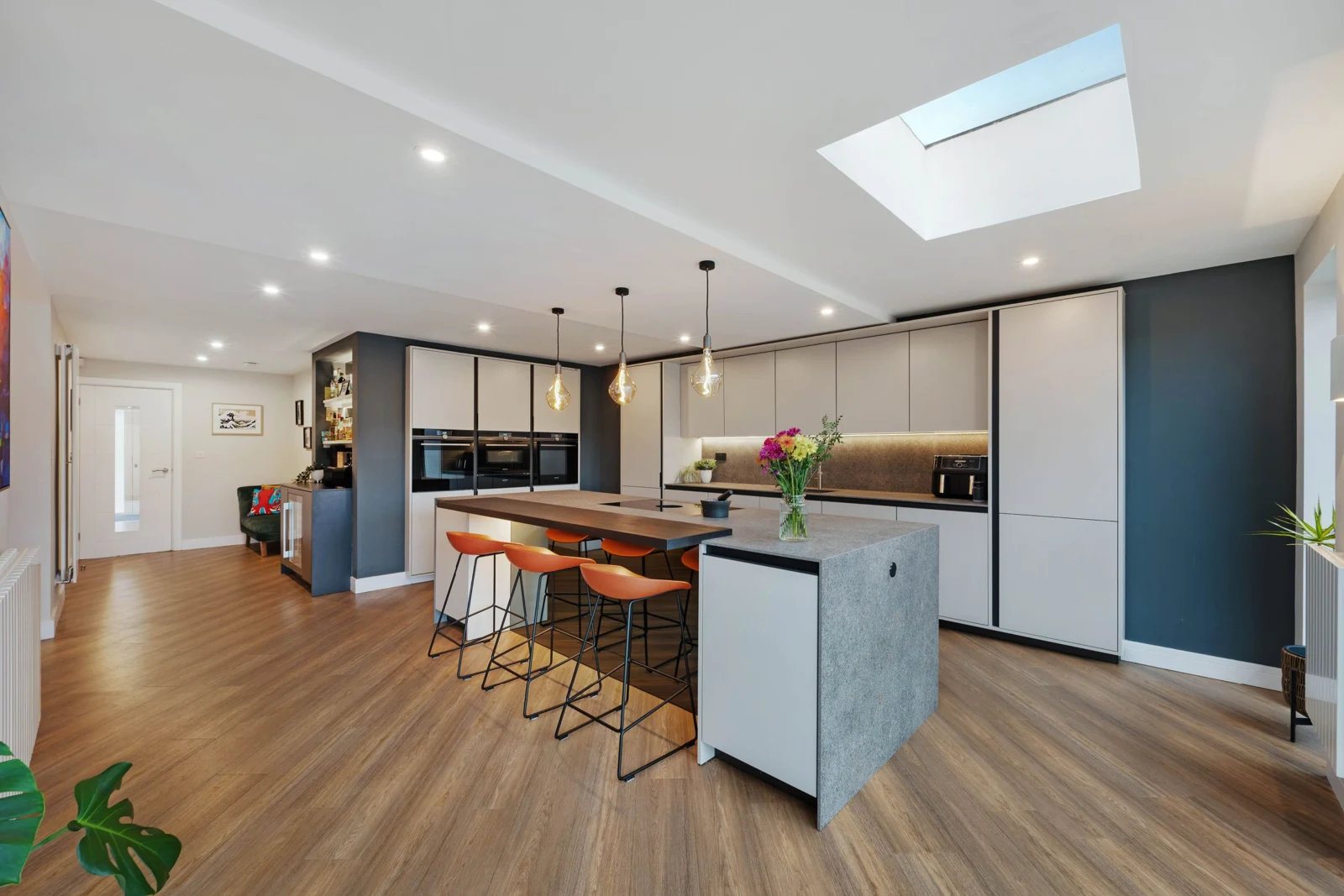 Kitchen island & natural light